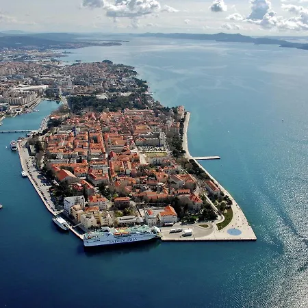 Luxurious In Dalmatia, Offering Sea Views * 셀리네