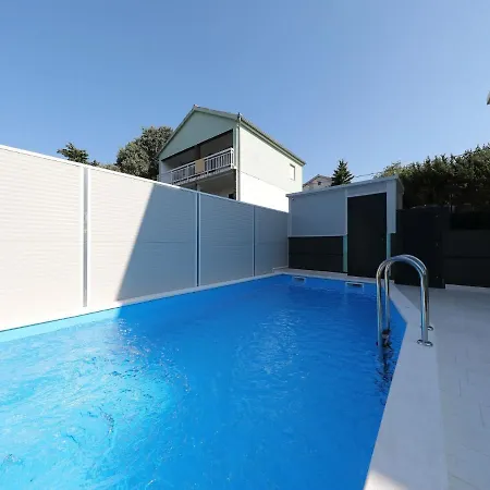 아파트 Luxurious In Dalmatia, Offering Sea Views *