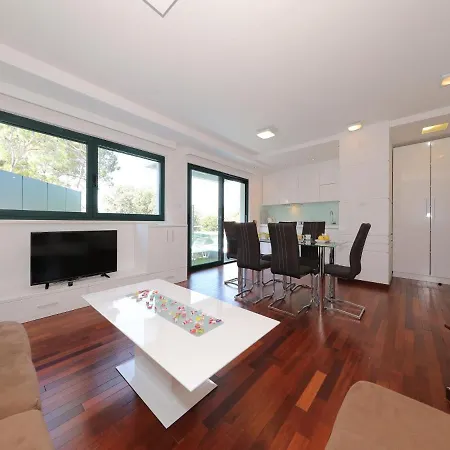 Apartmán Luxurious In Dalmatia, Offering Sea Views *